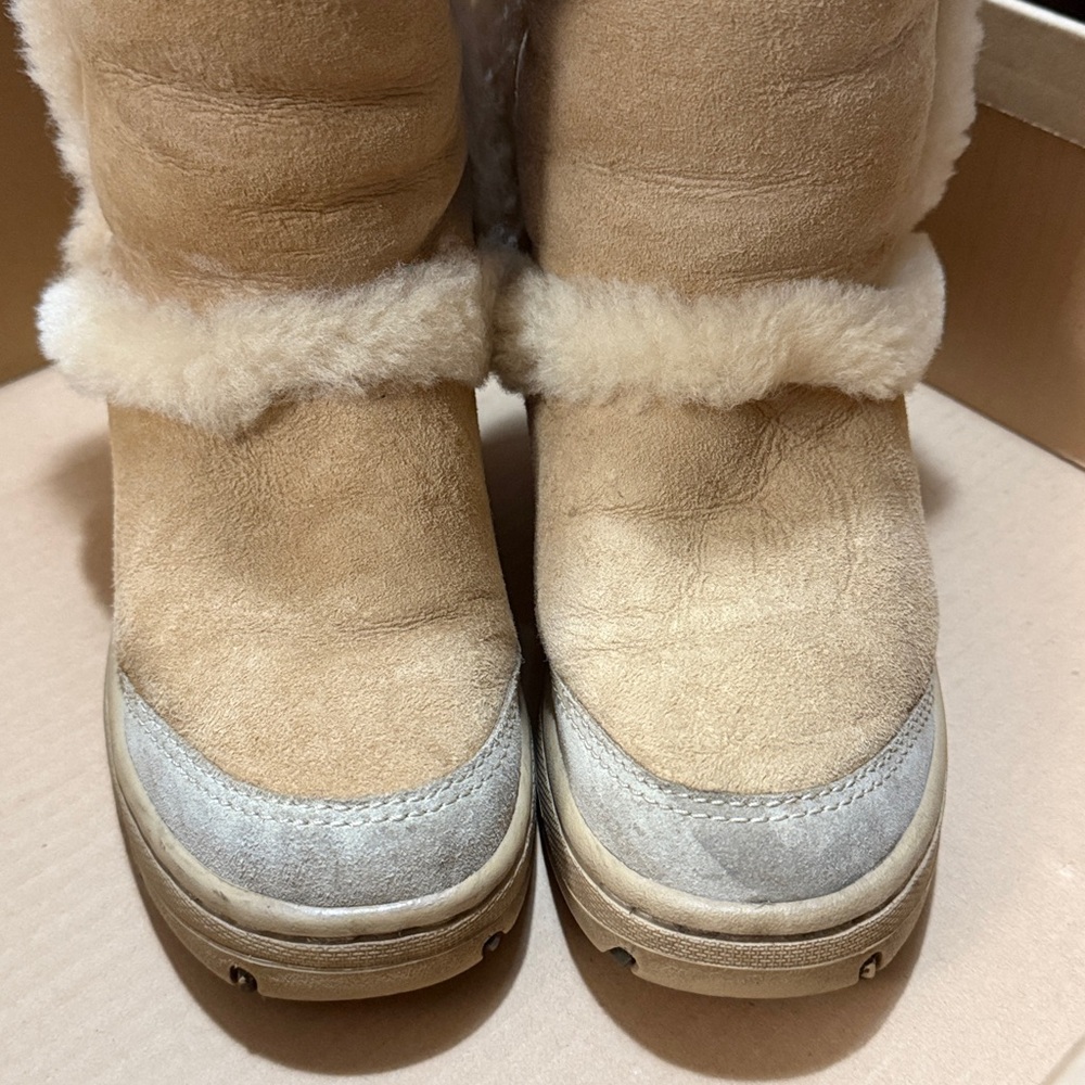 UGG sunburst tall boot - Picture 7 of 10